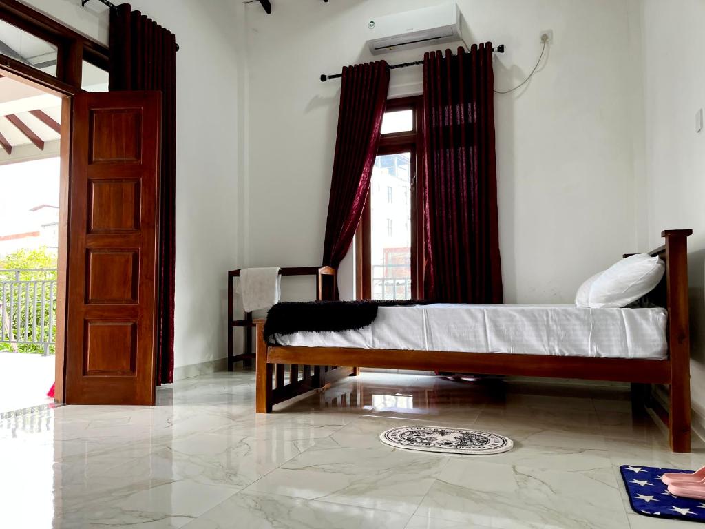 Sahan Tourist House - 14