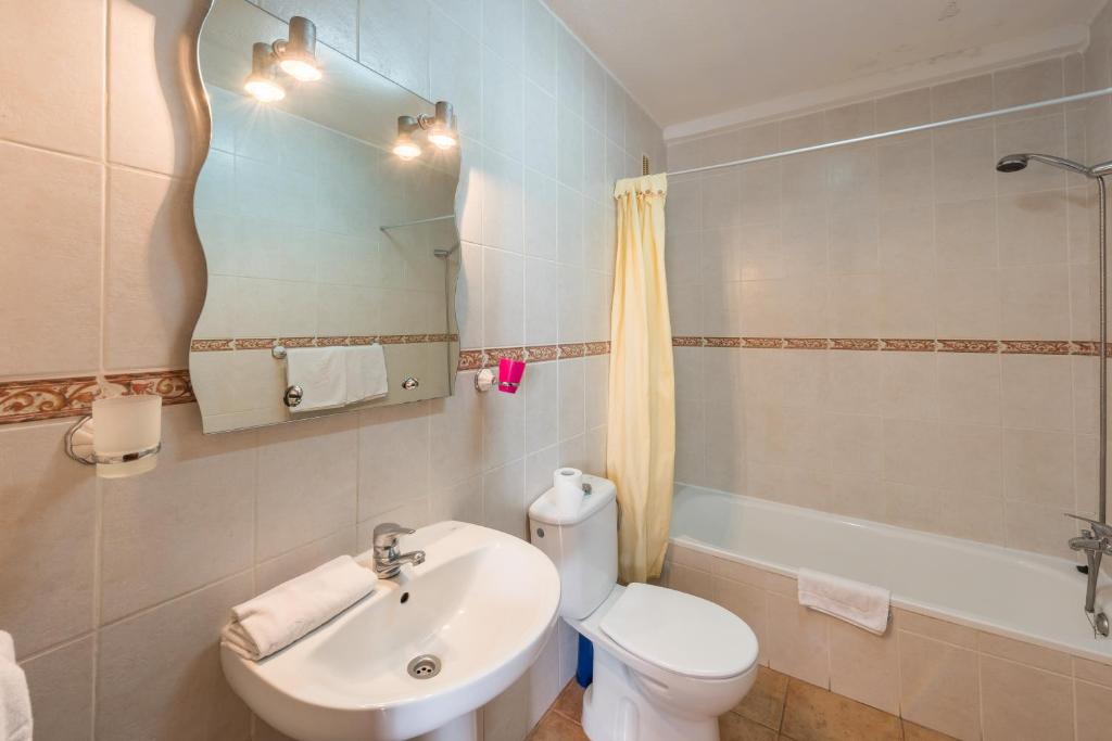 Paloma Beach Apartments, Los Cristianos – Updated 2023 Prices