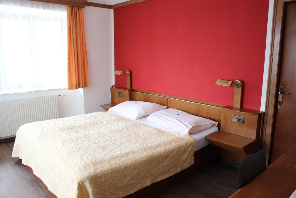 Hotel Restaurant Schweizerhaus - Resim 12