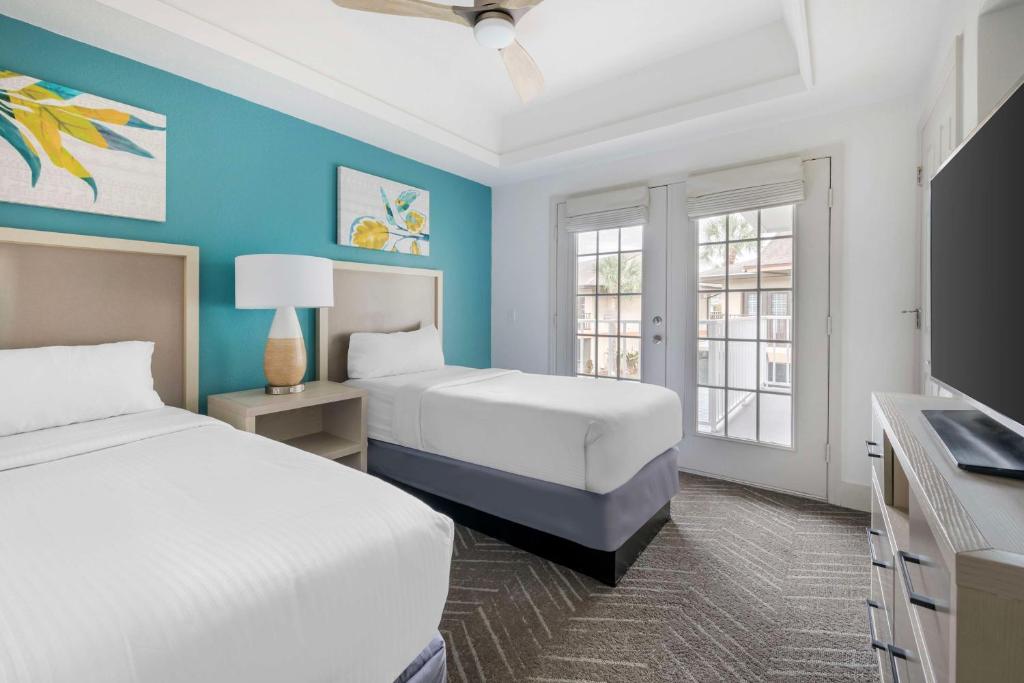 Hilton Vacation Club Aqua Sol Orlando West photo