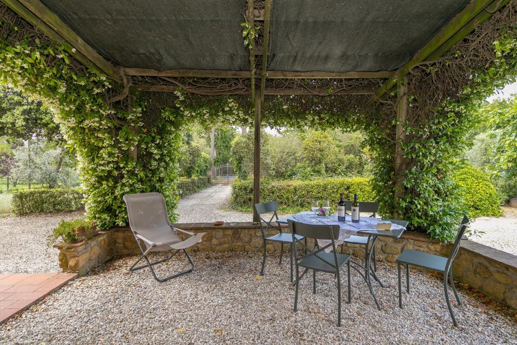 Vonkajšia záhrada v ubytovaní Osteria Vecchia 4