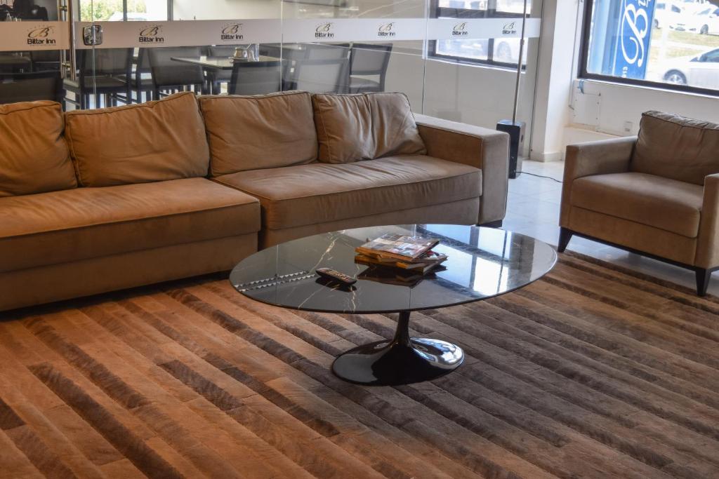  Bittar Inn