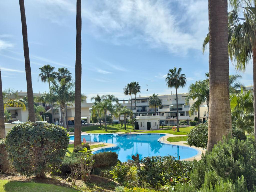 Bazén v ubytovaní Apartamento Bajo con terraza en Lorcrimar V alebo v jeho blízkosti