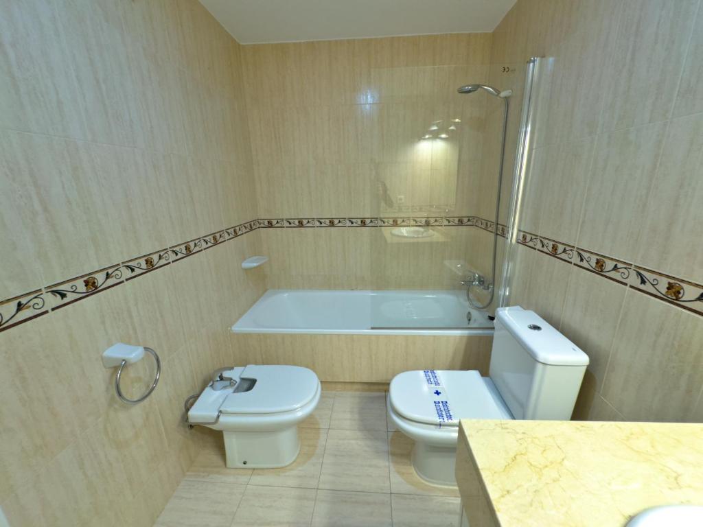 Kúpeľňa v ubytovaní Apartamento Bajo con terraza en Lorcrimar V