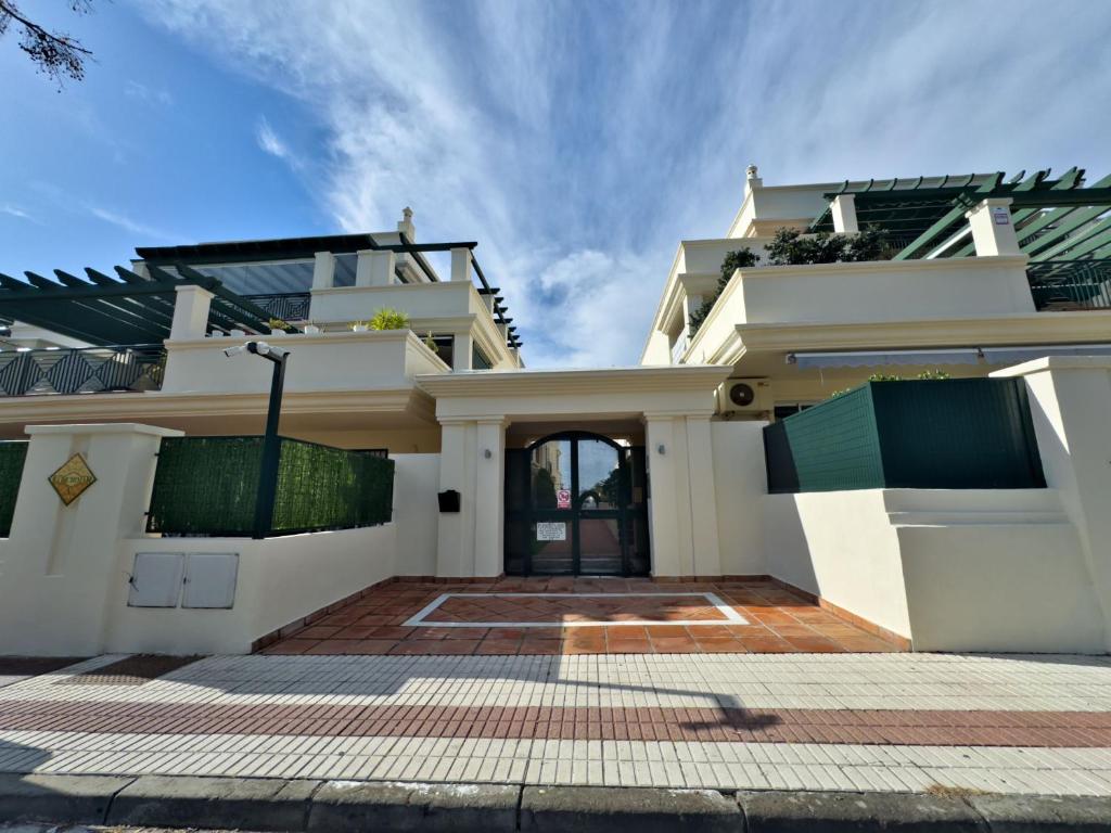 Exteriér alebo vchod do ubytovania Apartamento Bajo con terraza en Lorcrimar V