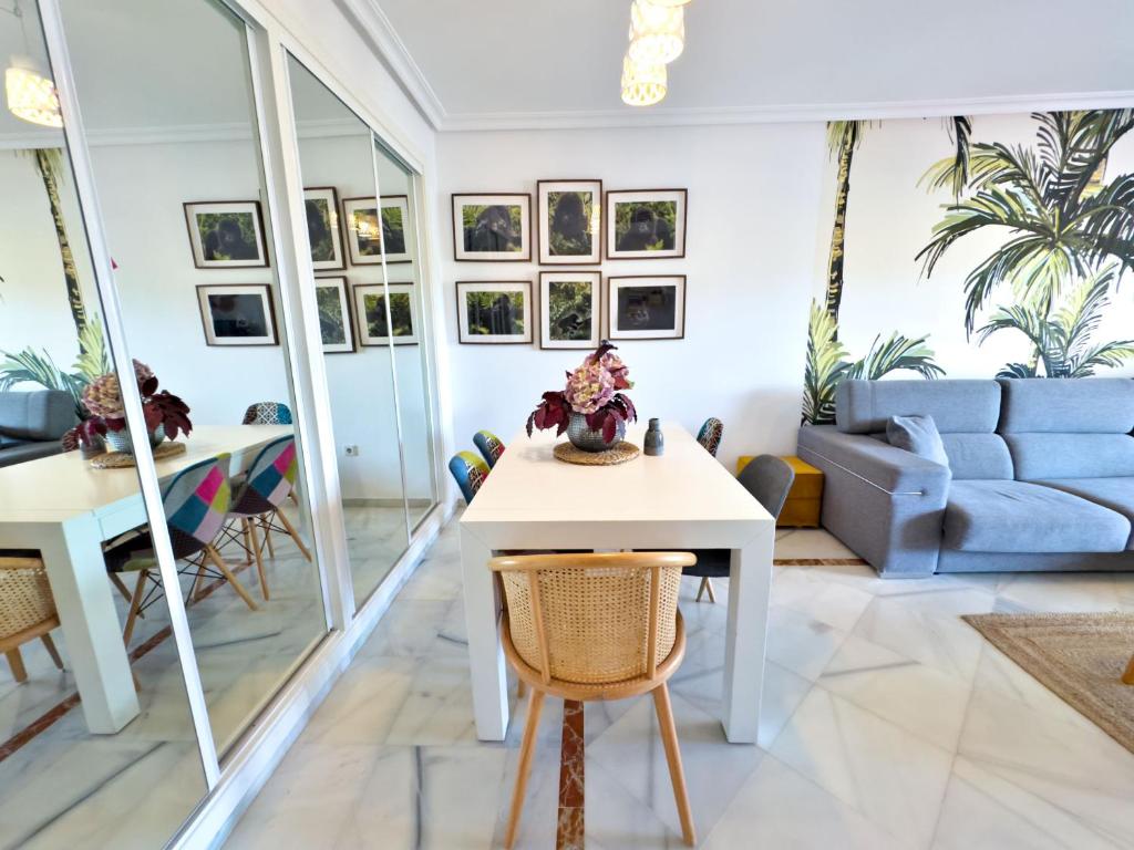 Posedenie v ubytovaní Apartamento Bajo con terraza en Lorcrimar V