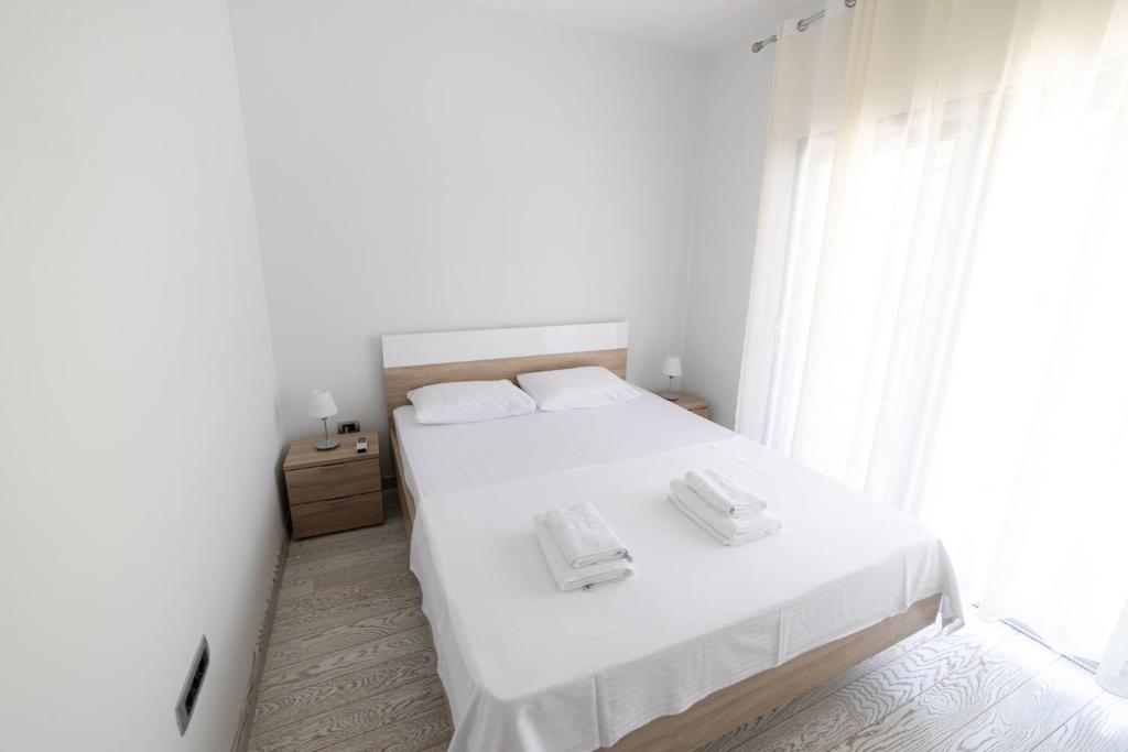 Green Bay Apartments Morinj - 12