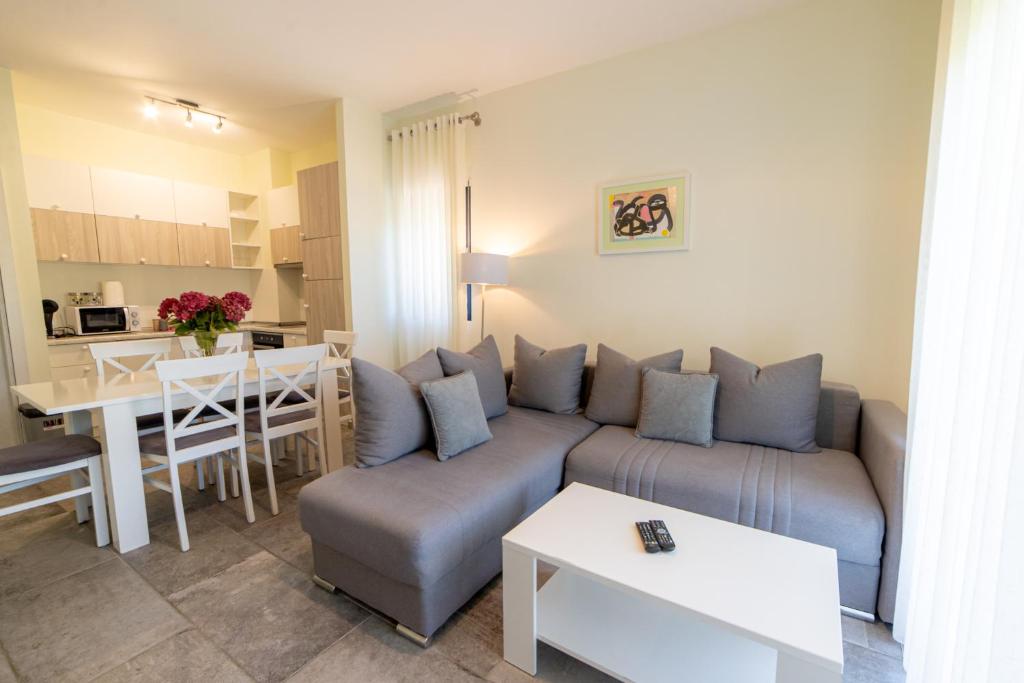 Green Bay Apartments Morinj - 18