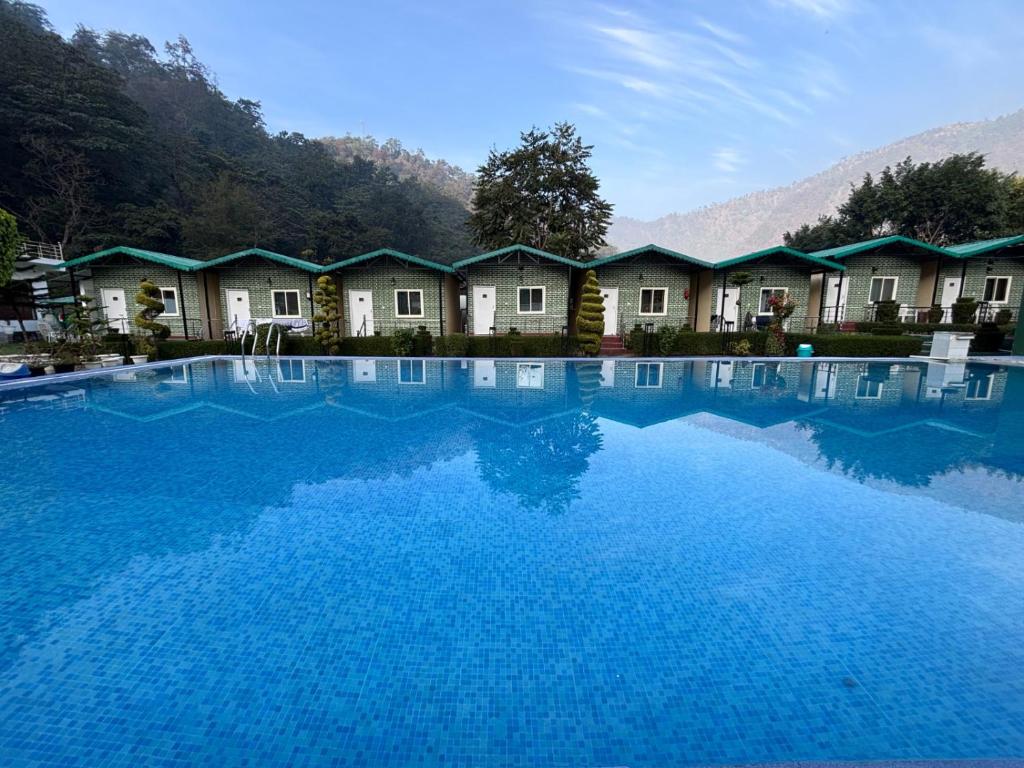 Bazén v ubytování Camp Brook - Luxury Camping in Rishikesh nebo v jeho okolí