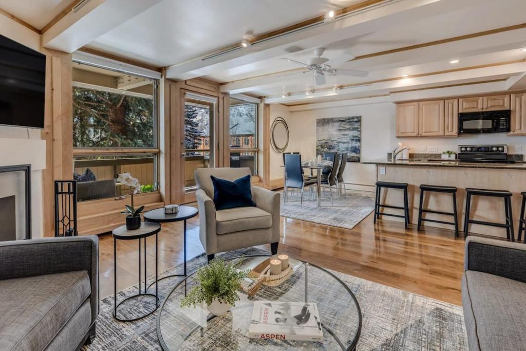 New Listing 2BR 2BA Condo - Mountain Views photo