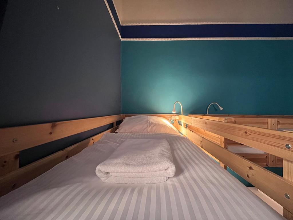 Postel nebo postele na pokoji v ubytování GIRLS Dorm Apartment