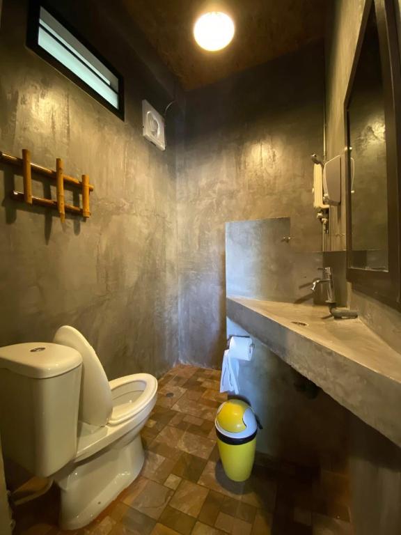 Koupelna v ubytování Baan Nork Farmstay บ้านนอก ฟาร์มสเตย์