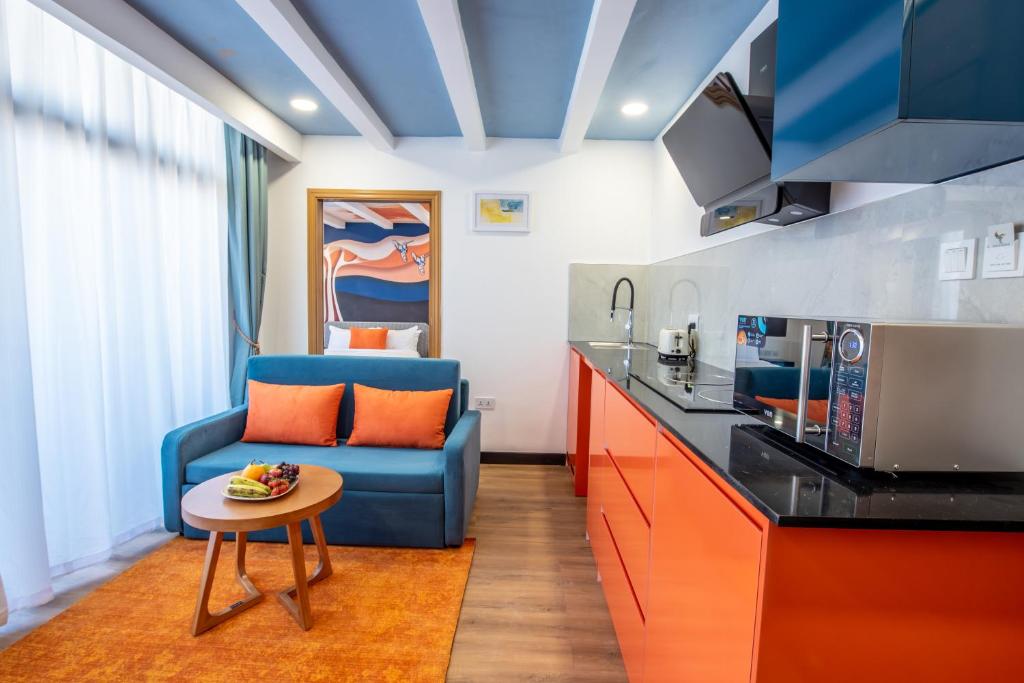 Kuchyň nebo kuchyňský kout v ubytování Kingfisher Nest Hotel Suites