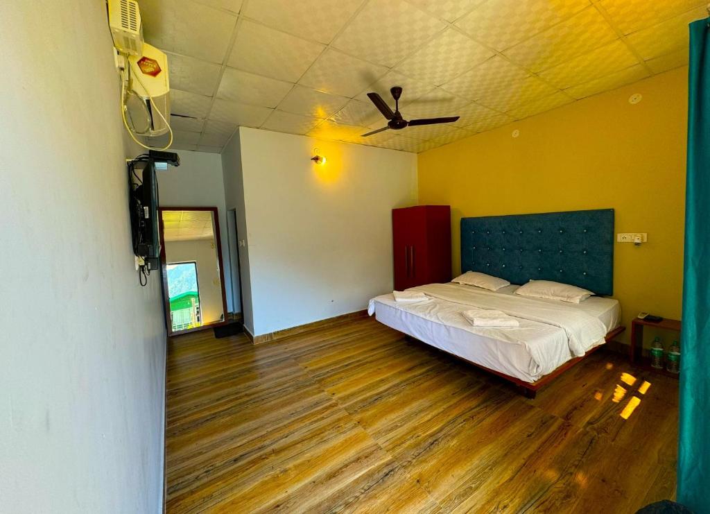Postel nebo postele na pokoji v ubytování Camp Brook - Luxury Camping in Rishikesh