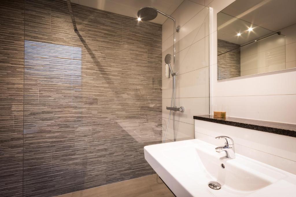Koupelna v ubytování Hotel Auberge St. Pol