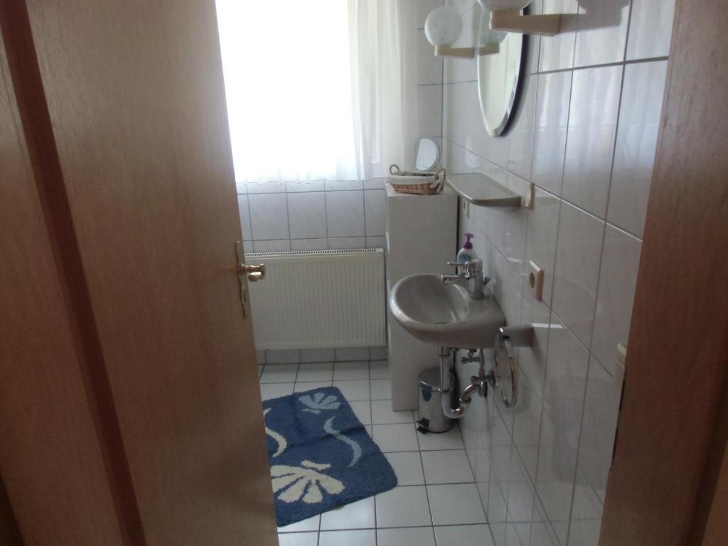 Ein Badezimmer in der Unterkunft Busche RE03