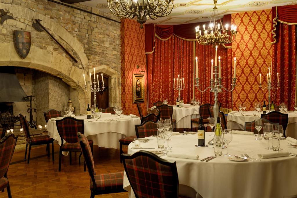 Restaurace v ubytování Thornbury Castle - A Relais & Chateaux Hotel