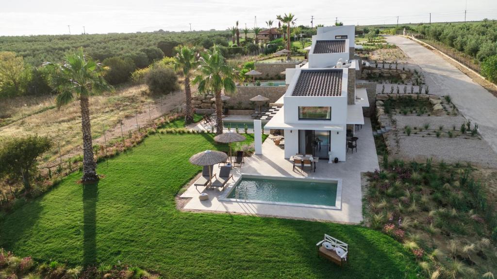 Bazén v ubytování Flamingo View Suites & Villas nebo v jeho okolí