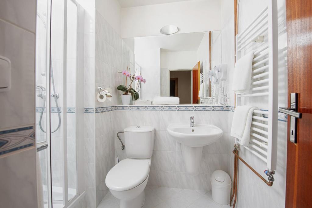 Koupelna v ubytování PATRIA HOTEL