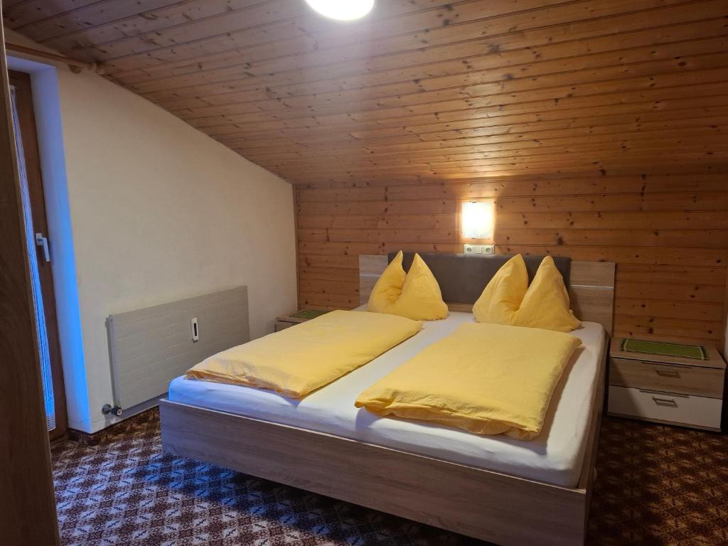 Postel nebo postele na pokoji v ubytování Haus Fichtenblick