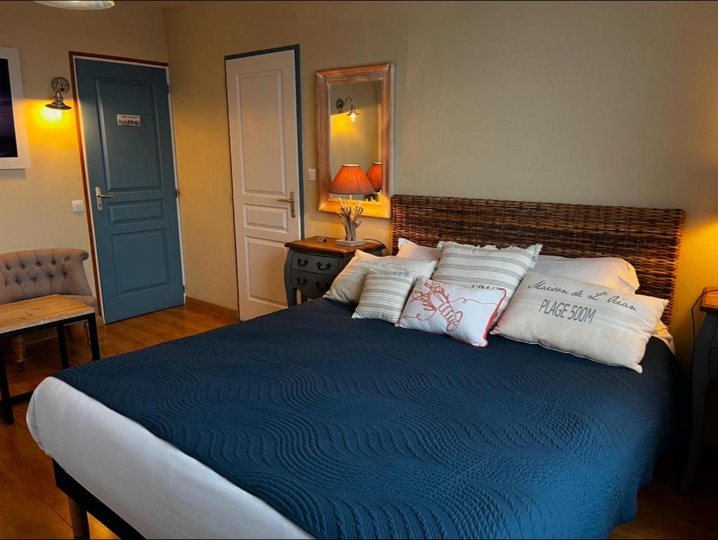 Postel nebo postele na pokoji v ubytování Les Transats Chambre et appartements Face à la mer