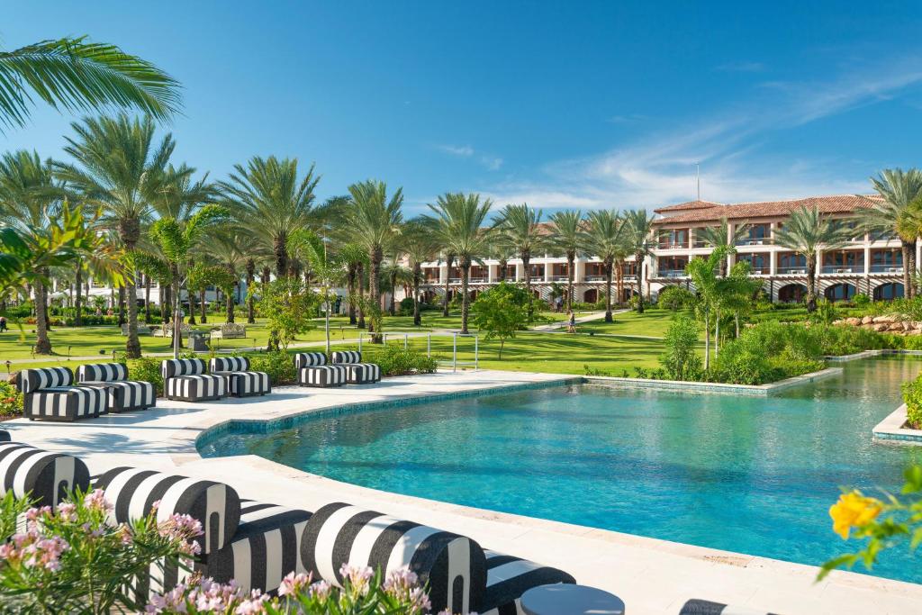 Bazén v ubytování Sandals Royal Curacao All Inclusive Couples Only nebo v jeho okolí