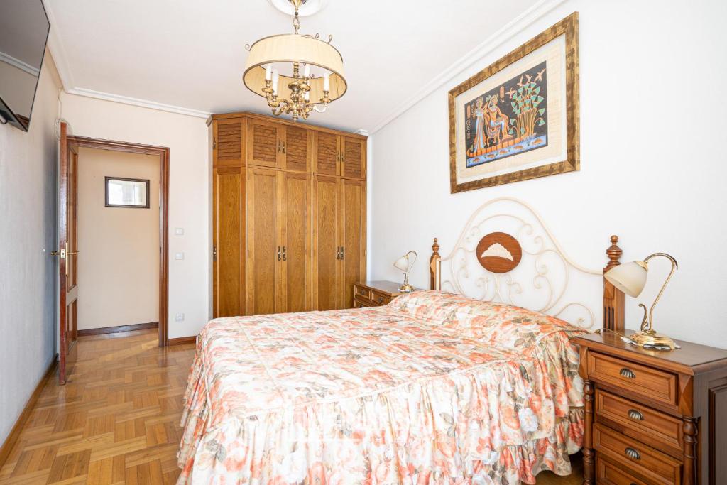 Postel nebo postele na pokoji v ubytování MyHouseSpain - Amplio apartamento con vistas en pleno centro