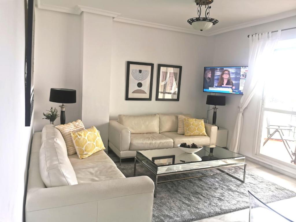 Posezení v ubytování Stunning 2Bed Apartment in Marbella - Pto Banus