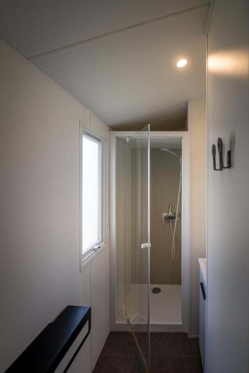 Koupelna v ubytování Chalets Eureka & Bloemenduin Koksijde