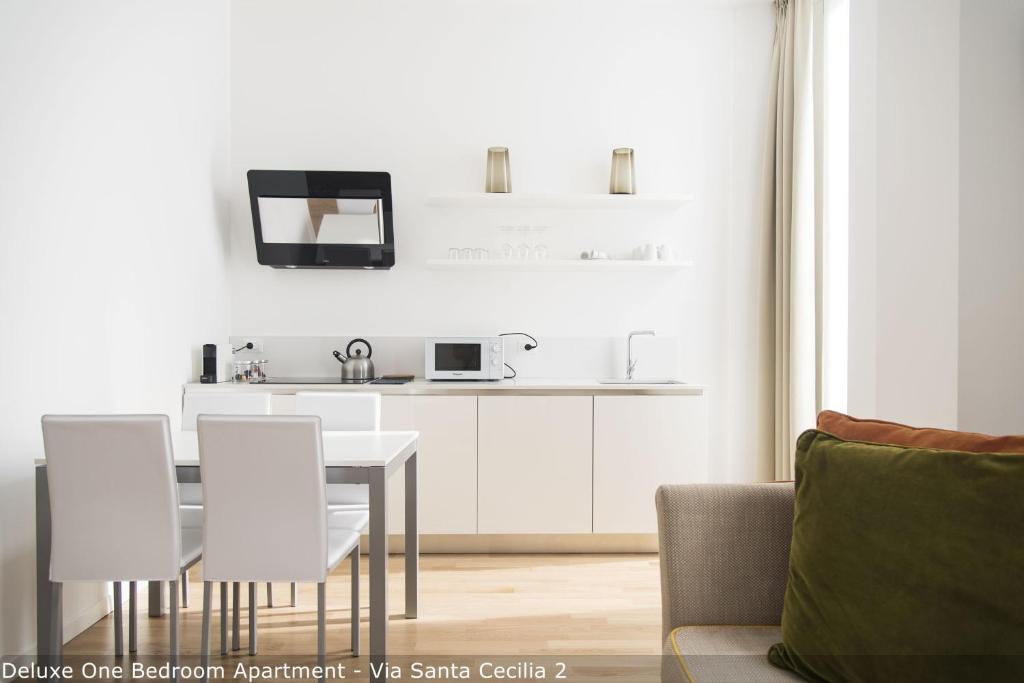 Brera Apartments in San Babila - Deluxe One-Bedroom Apartment - Via Santa Cecilia 2