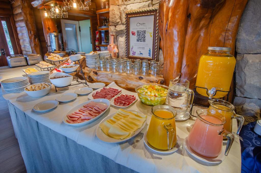 Comida no hotel ou em algum lugar perto