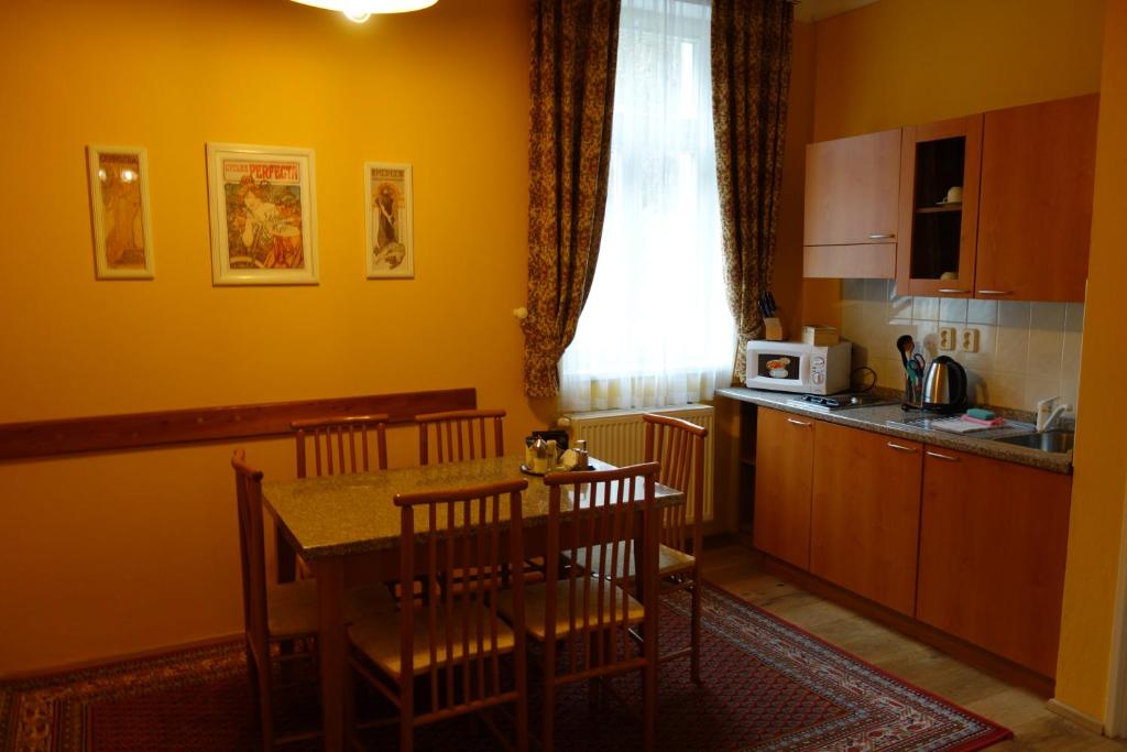 Kuchnia lub aneks kuchenny w obiekcie Villa Sonnenstrahl