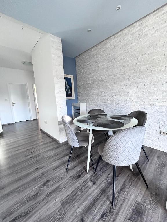 Posedenie v ubytovaní ASTAREA - Luxe penthouse in nature - jacuzzi - free private parking - terrace & balcony - peace