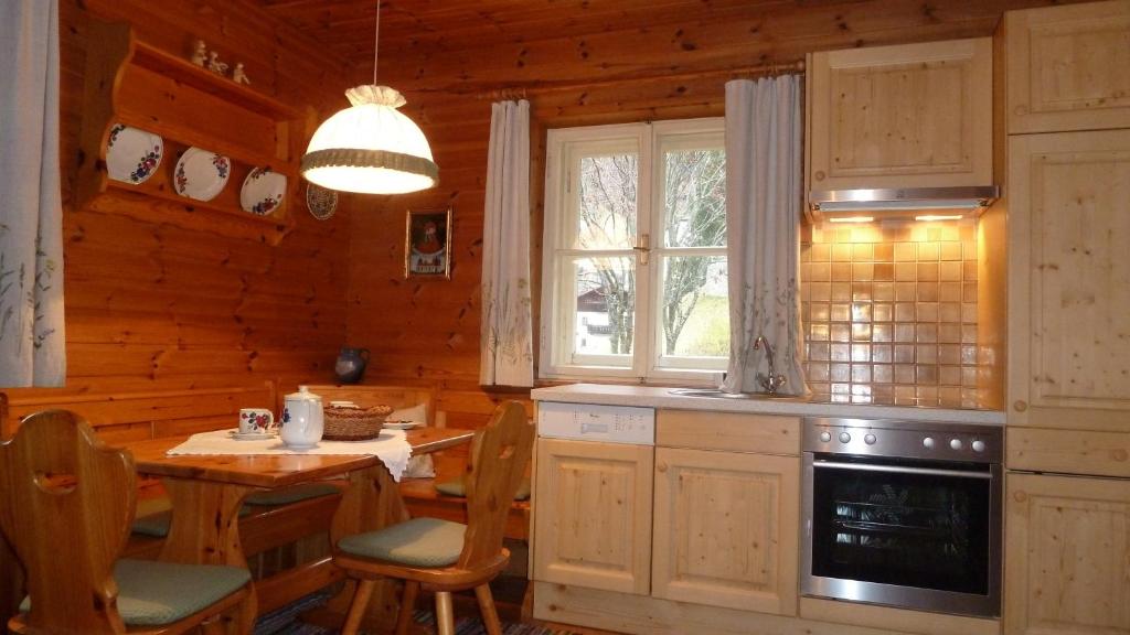 Kuchyň nebo kuchyňský kout v ubytování Bauernhof im Wiesengrund