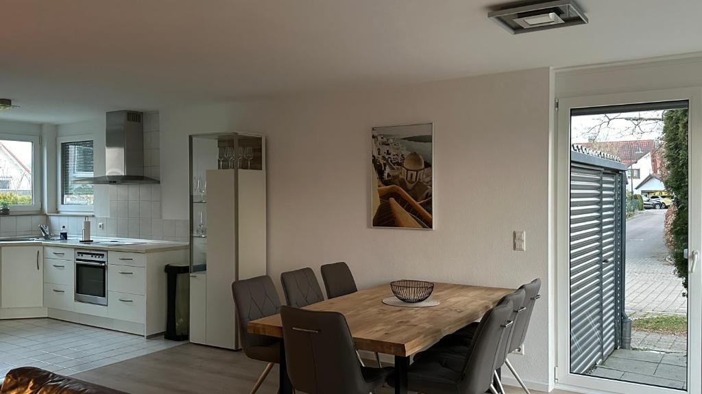 Ostalb Inn - Haus Emely - Haus Mit Fünf Schlafzimmern