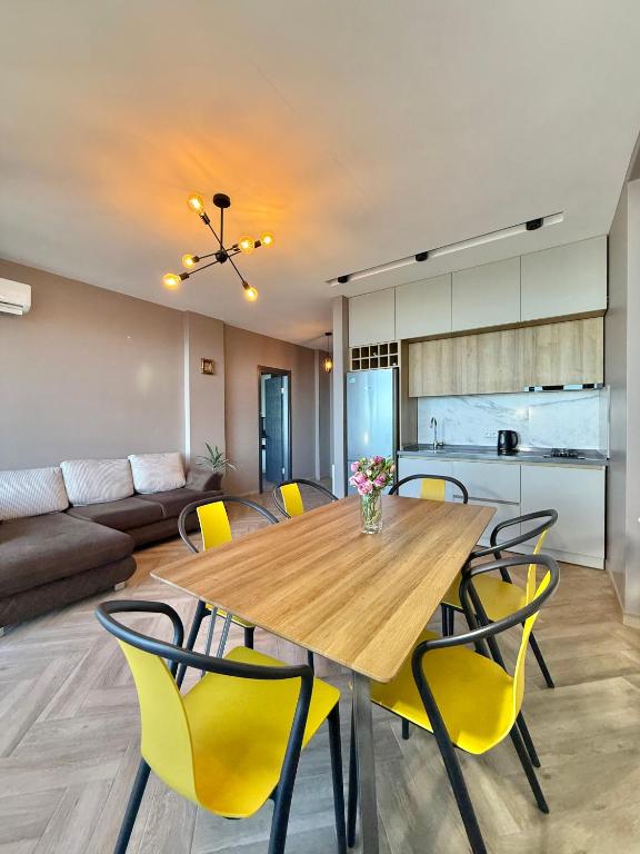 Kuchyň nebo kuchyňský kout v ubytování Villa Deluxe Kvariati