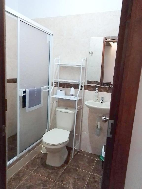 Koupelna v ubytování CÓMODO APARTAMENTO CENTRAL EN BARRIO SEMI RURAl