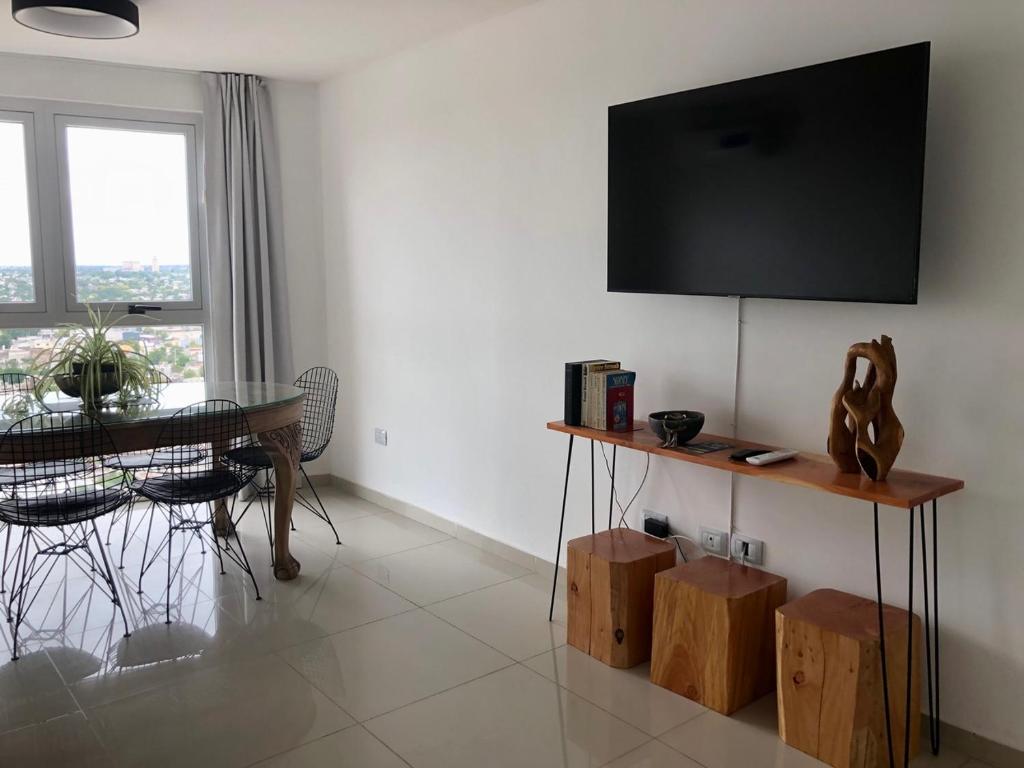 TV a/nebo společenská místnost v ubytování Güemes Premium, 2 dorm con Vista a las Sierras ALOHA #2