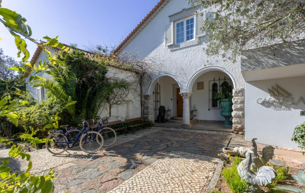 O edifício em que a casa de hóspedes se localiza