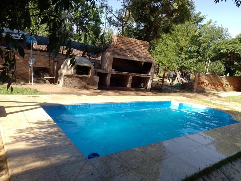 Bazén v ubytování El Paraíso nebo v jeho okolí