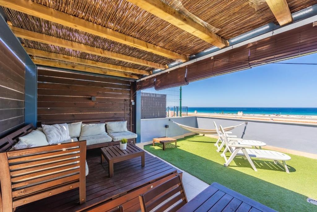 Chill Out Penthouse With Views - by Tarifa Rent