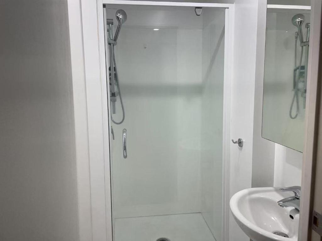 AURA C two bedrooms 1living room WiFi balcony goodview easy parking 203