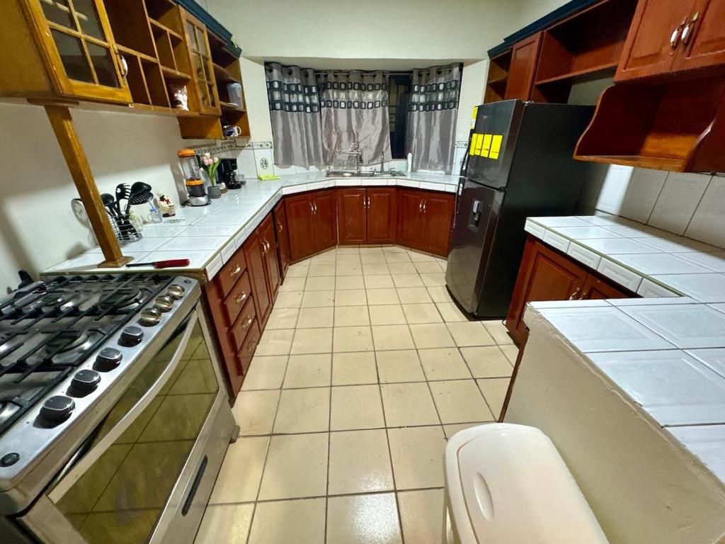 Kuchyň nebo kuchyňský kout v ubytování Master Suite Platinum #1