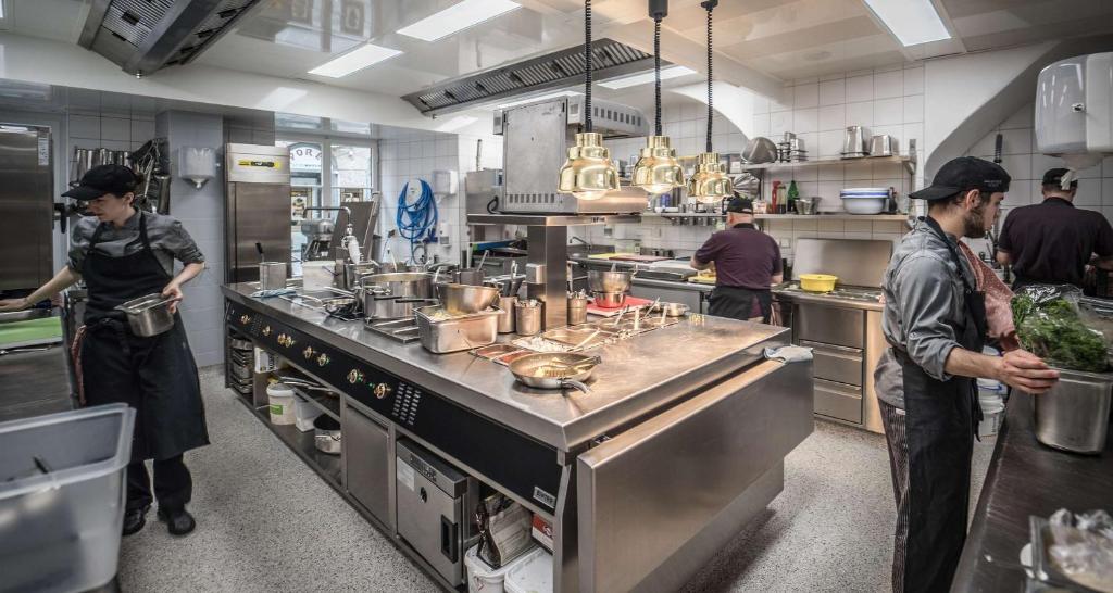 Hotel Goldener Adler, BW Signature Collection - Resim 41