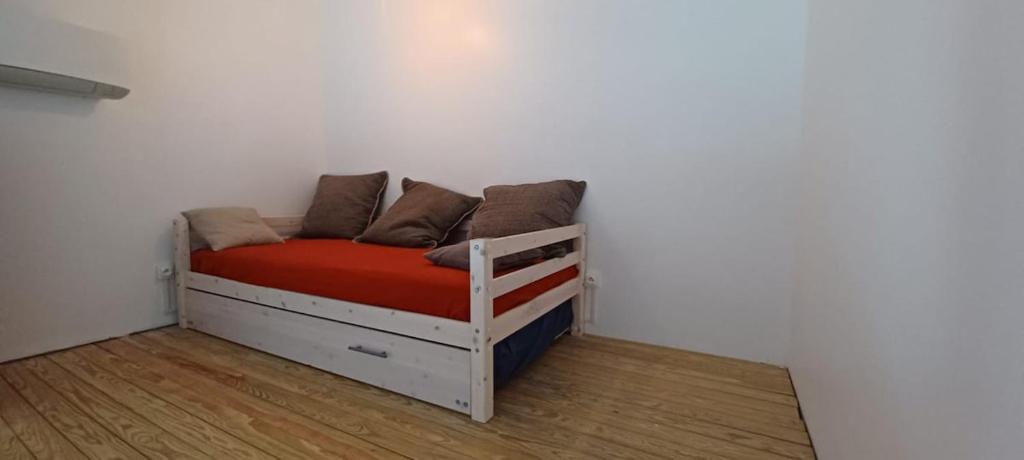 Posezení v ubytování Appartement neuf a 150 metres de la mer wifi