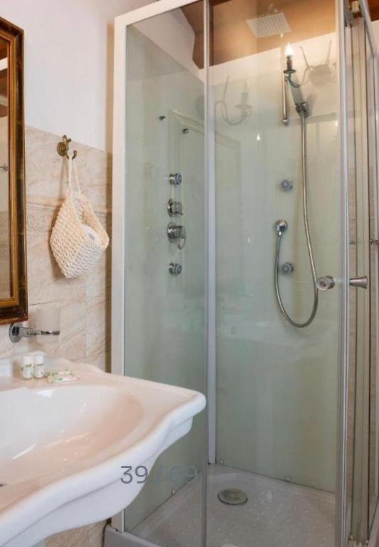 Koupelna v ubytování B&B Ares Charme