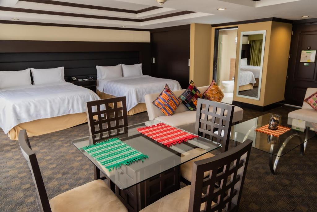 Holiday Inn Guatemala, an IHG Hotel - Suite Queen Con Dos Camas Queen