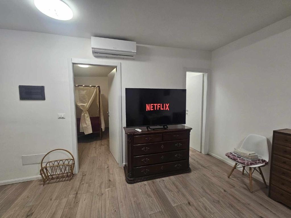 Μια τηλεόραση ή/και κέντρο ψυχαγωγίας στο Gloria House