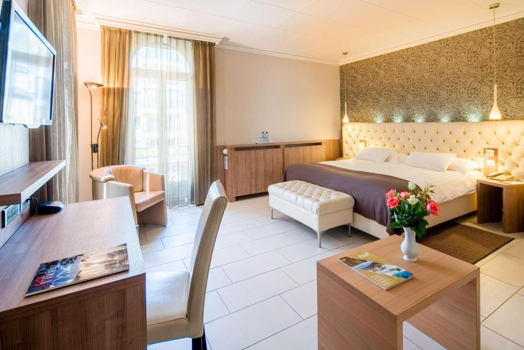 
Junior Suite with Balcony
