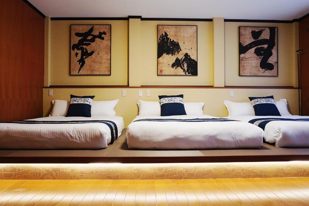 JIA Kaei Osaka 嘉奕 3-Story Modern Japanese-Style Luxury Holiday Villa Elevator Terrace 3 Bedrooms Sleeps Up to 11-12 Guests
